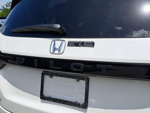 new 2025 Honda Pilot car, priced at $54,985