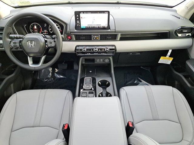 new 2025 Honda Pilot car, priced at $52,155