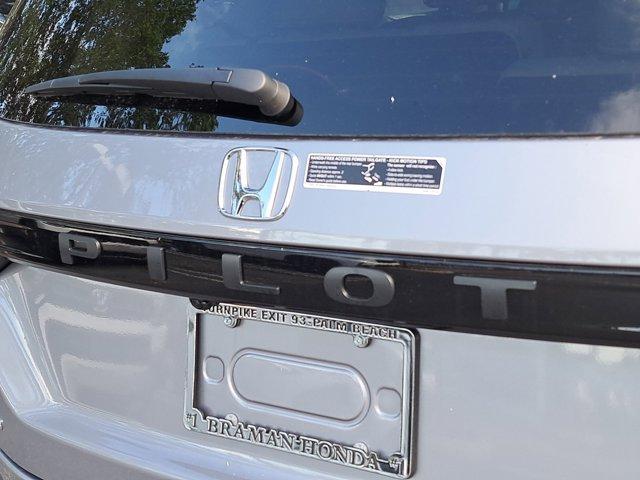 new 2025 Honda Pilot car, priced at $51,050