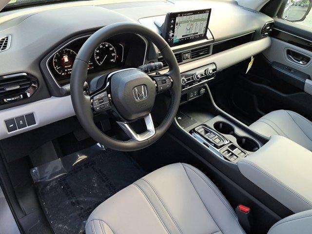 new 2025 Honda Pilot car, priced at $51,050