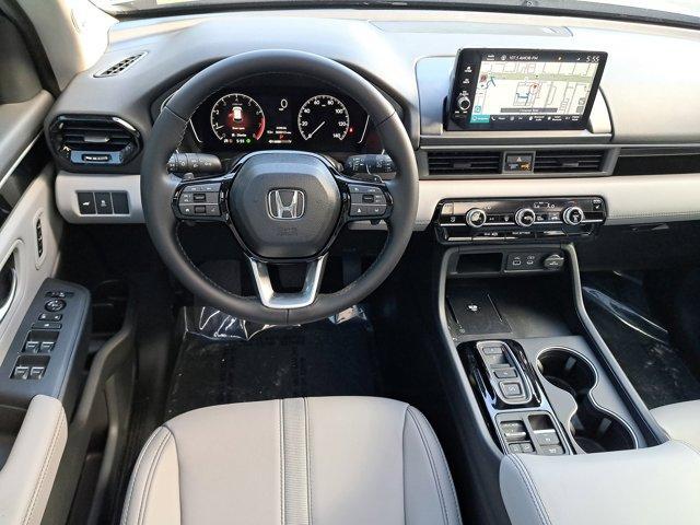 new 2025 Honda Pilot car, priced at $51,050