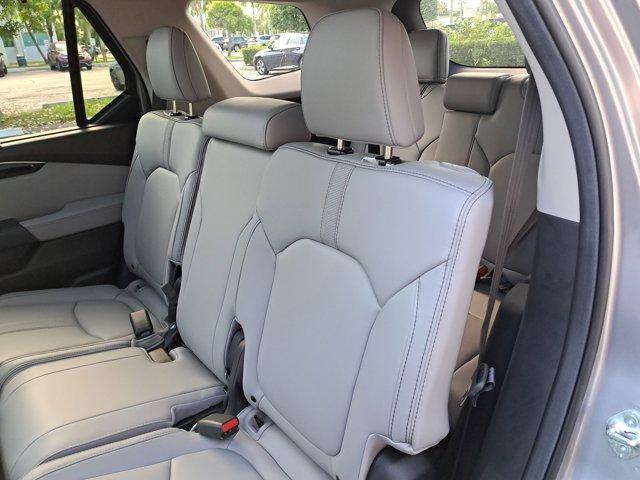 new 2025 Honda Pilot car, priced at $51,050