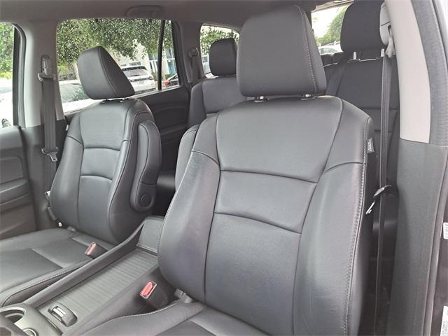 used 2022 Honda Pilot car, priced at $29,890