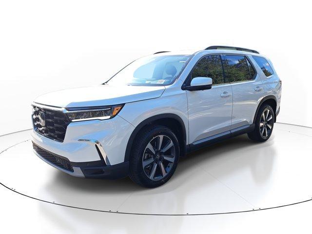 new 2025 Honda Pilot car, priced at $56,705