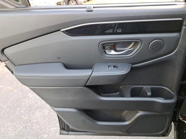 new 2025 Honda Pilot car, priced at $50,895