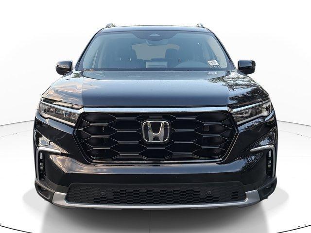 new 2025 Honda Pilot car, priced at $50,895