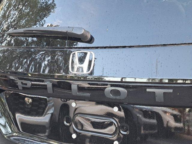 new 2025 Honda Pilot car, priced at $50,895