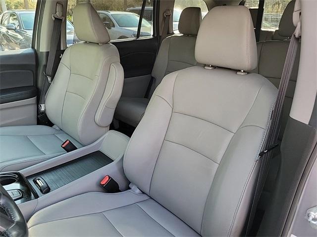 used 2022 Honda Pilot car, priced at $33,217