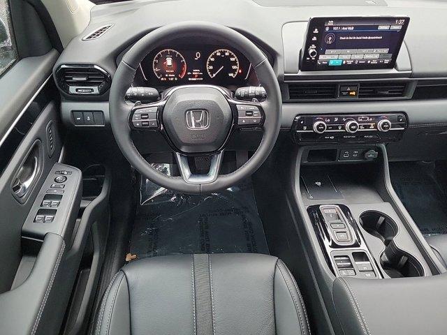 new 2025 Honda Pilot car, priced at $48,280