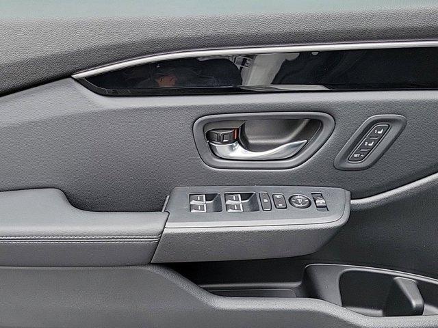 new 2025 Honda Pilot car, priced at $48,280