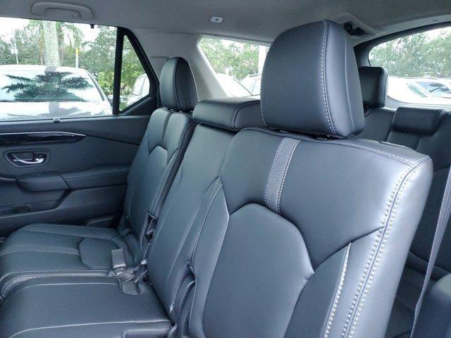 new 2025 Honda Pilot car, priced at $44,995