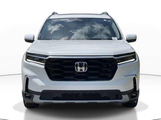 new 2025 Honda Pilot car, priced at $51,150