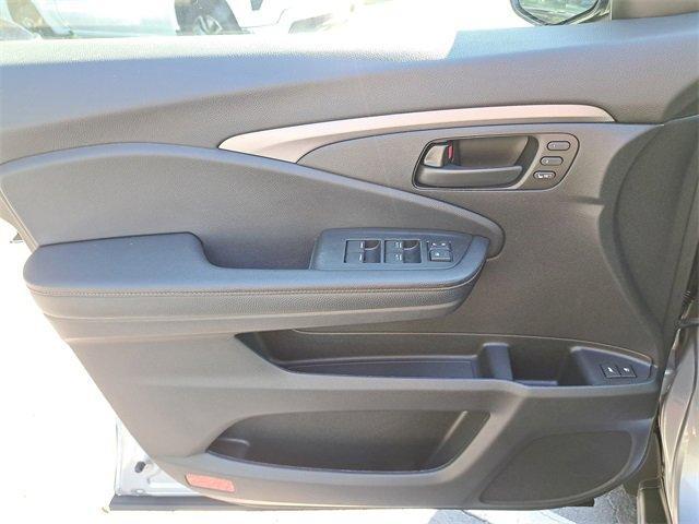 used 2022 Honda Pilot car, priced at $32,900