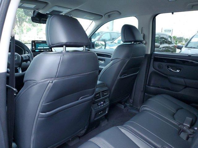 new 2025 Honda Pilot car, priced at $44,950