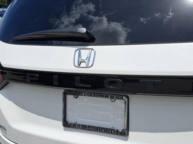 new 2025 Honda Pilot car, priced at $47,550