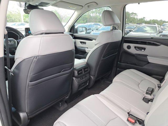 new 2025 Honda Pilot car, priced at $47,550