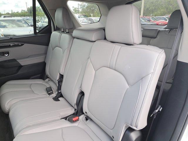 new 2025 Honda Pilot car, priced at $47,550