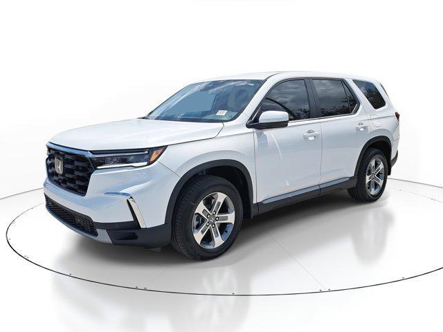 new 2025 Honda Pilot car, priced at $47,550