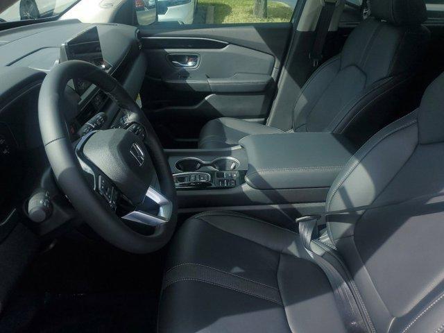 new 2025 Honda Pilot car, priced at $49,405