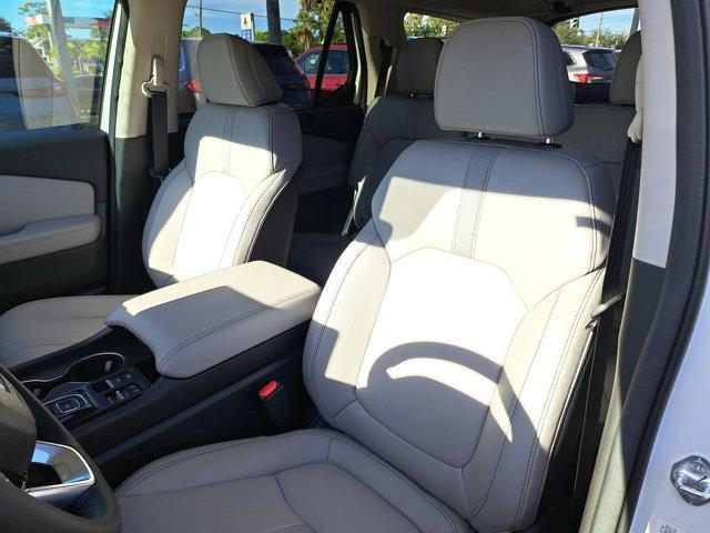 new 2025 Honda Pilot car, priced at $48,235