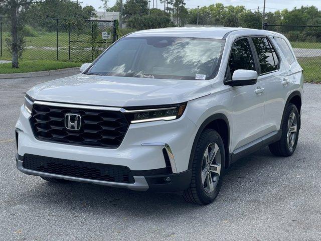 new 2025 Honda Pilot car, priced at $45,800