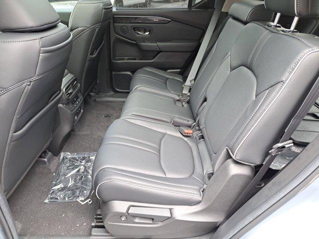 new 2025 Honda Pilot car, priced at $55,975