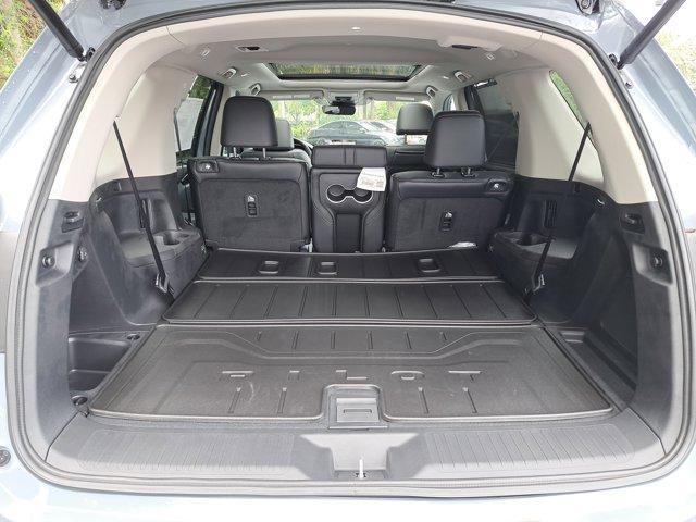 new 2025 Honda Pilot car, priced at $55,975