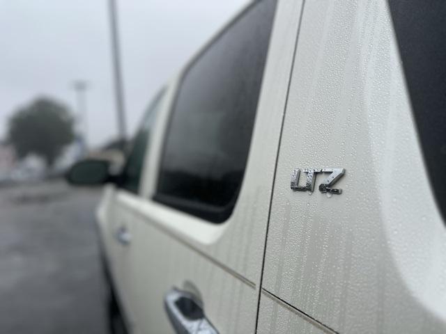 used 2011 Chevrolet Avalanche car, priced at $10,595