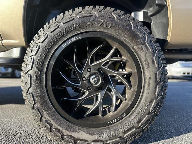 used 2005 Chevrolet Suburban car, priced at $9,995