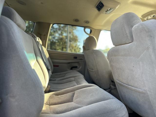 used 2005 Chevrolet Suburban car, priced at $9,995