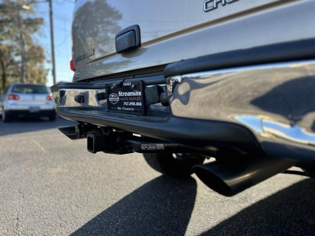 used 2005 Chevrolet Suburban car, priced at $9,995