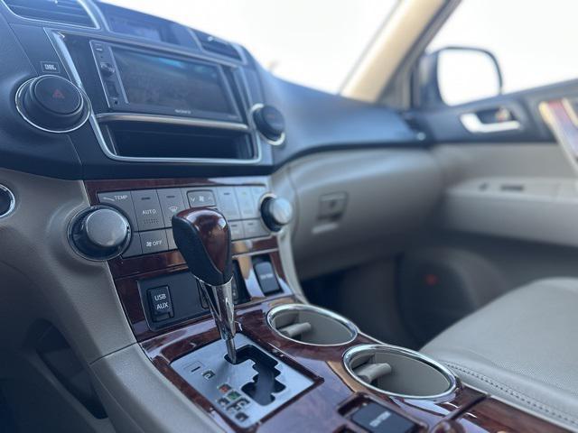 used 2013 Toyota Highlander car, priced at $14,799