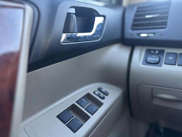 used 2013 Toyota Highlander car, priced at $14,799