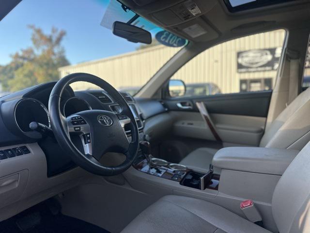 used 2013 Toyota Highlander car, priced at $14,799