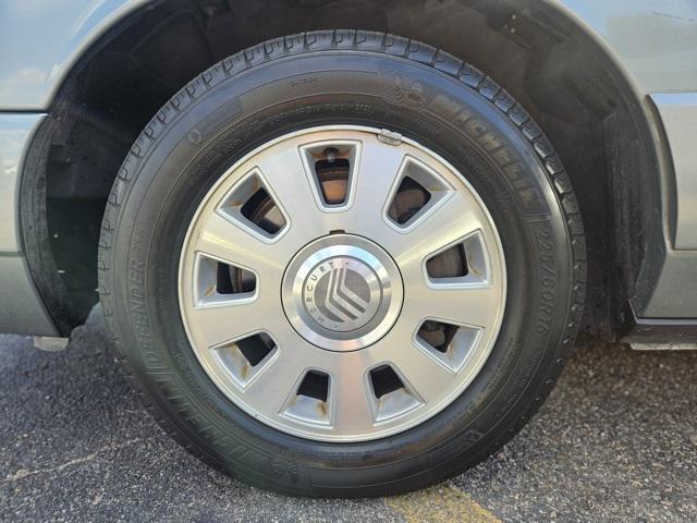 used 2005 Mercury Grand Marquis car, priced at $3,995