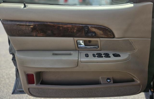 used 2005 Mercury Grand Marquis car, priced at $3,995