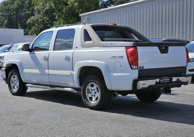used 2006 Chevrolet Avalanche car, priced at $15,500