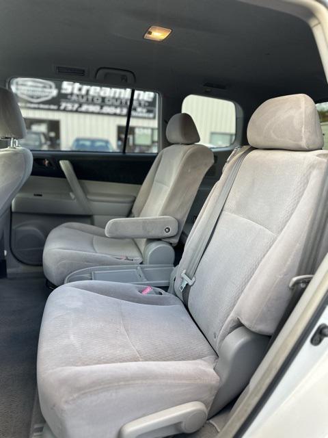 used 2008 Toyota Highlander car, priced at $4,999