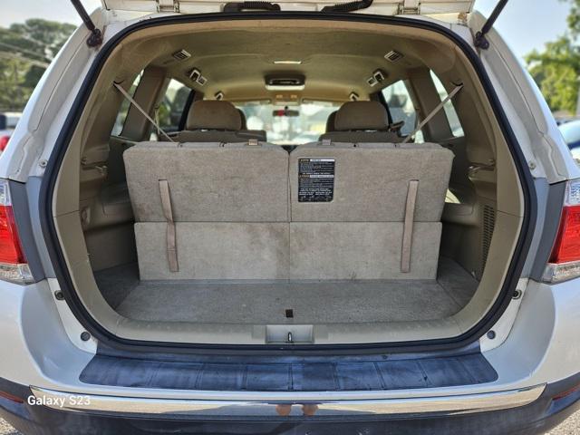 used 2013 Toyota Highlander car, priced at $9,995