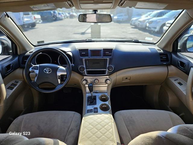 used 2013 Toyota Highlander car, priced at $9,995
