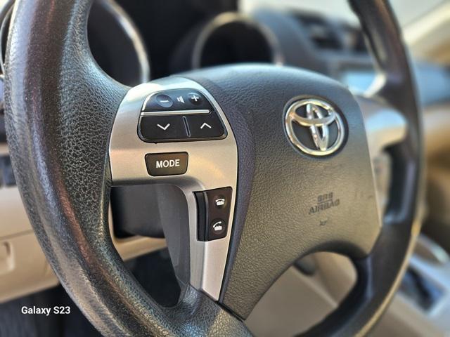 used 2013 Toyota Highlander car, priced at $9,995