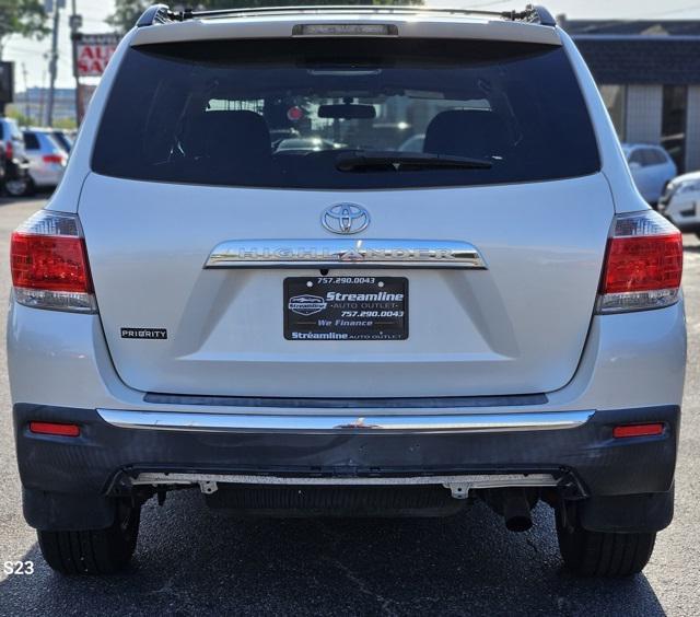 used 2013 Toyota Highlander car, priced at $9,995
