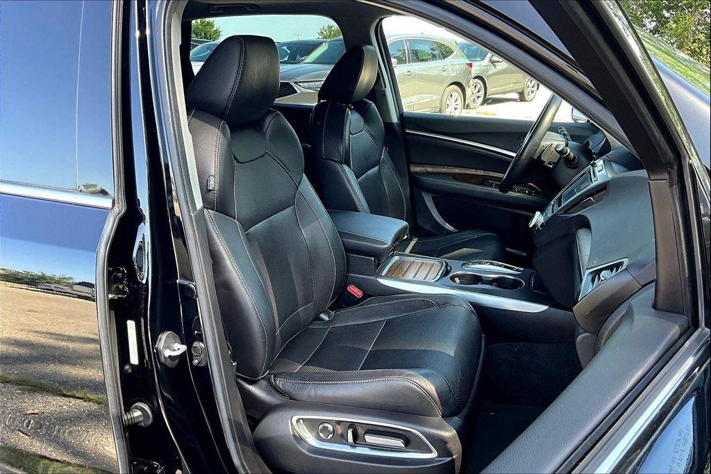 used 2020 Acura MDX car, priced at $28,500