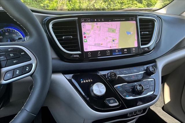 used 2023 Chrysler Pacifica car, priced at $25,555