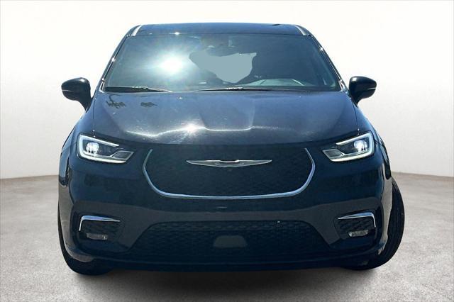 used 2023 Chrysler Pacifica car, priced at $25,555