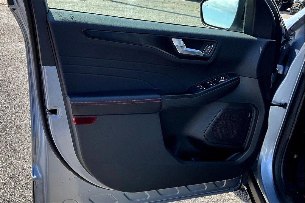 used 2022 Ford Escape car, priced at $27,500