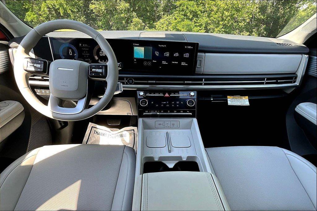 used 2025 Hyundai Santa Fe car, priced at $34,000