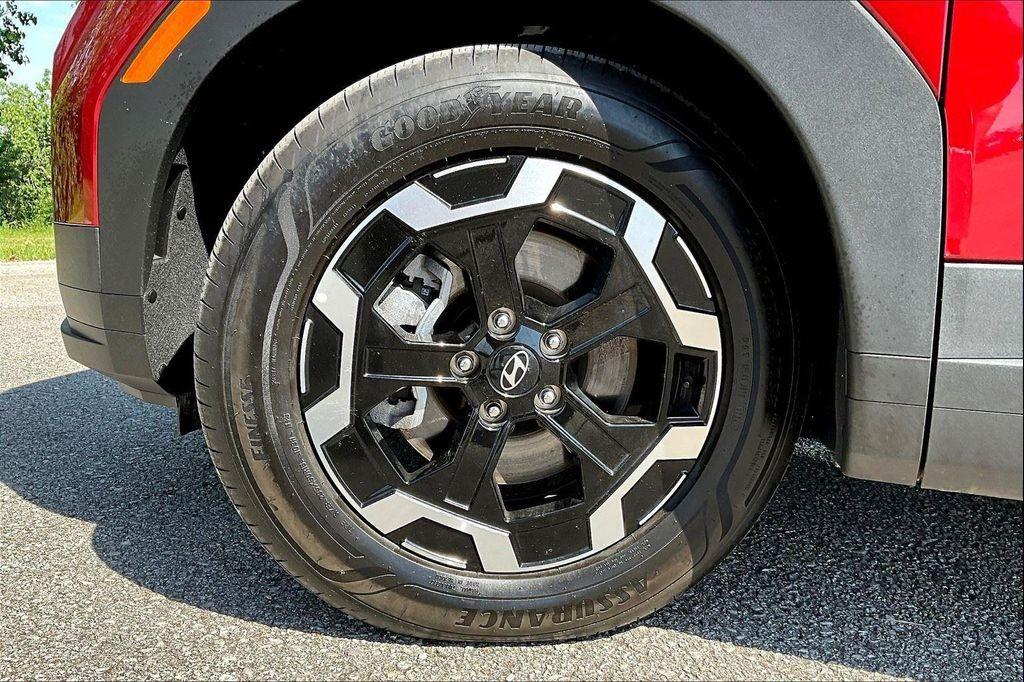 used 2025 Hyundai Santa Fe car, priced at $34,000