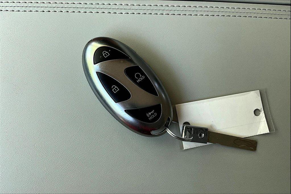 used 2025 Hyundai Santa Fe car, priced at $34,000