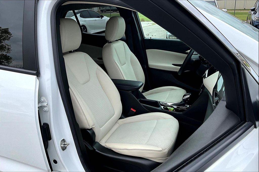 used 2022 Buick Encore GX car, priced at $21,500